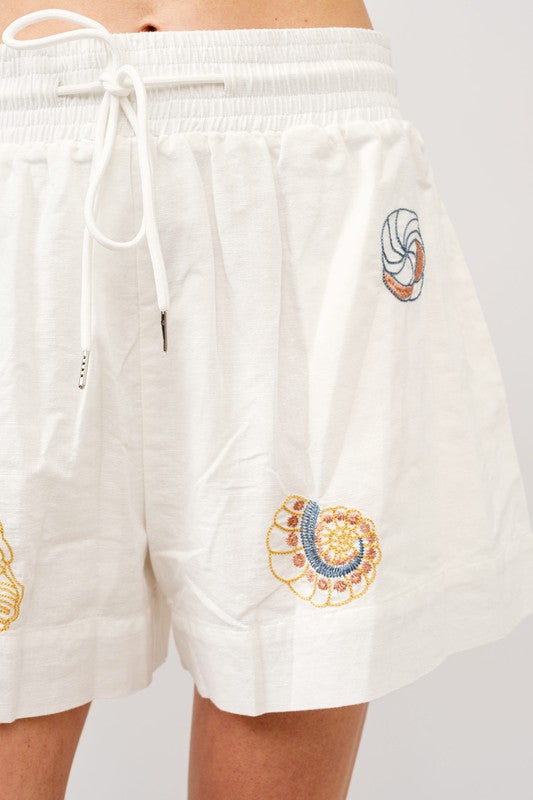 Seashell Embroidered Set