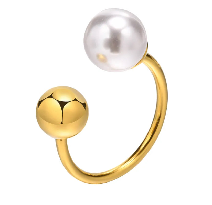 Pearl & Gold Spheres Ring