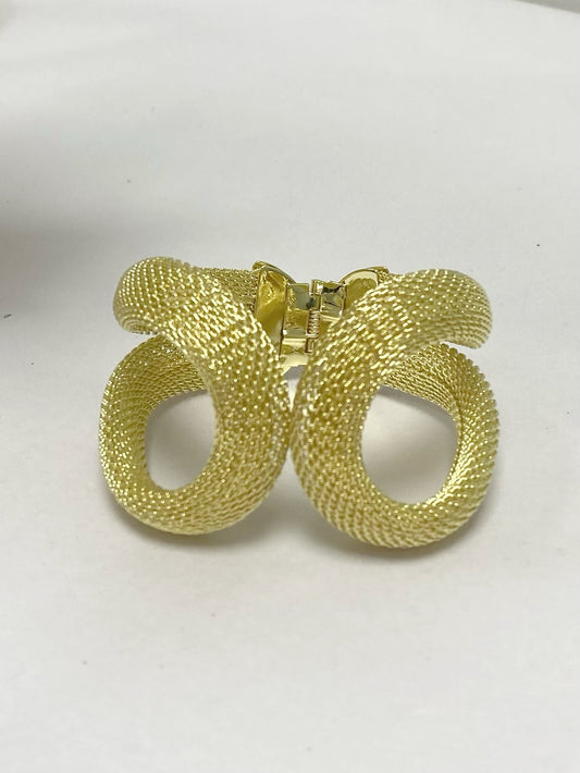 Twist Gold Cuff