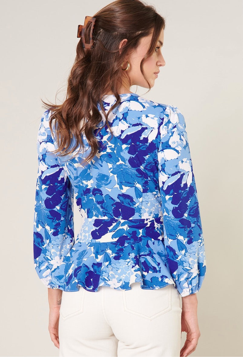 Berry Floral Galley Long Sleeve Blouse lo